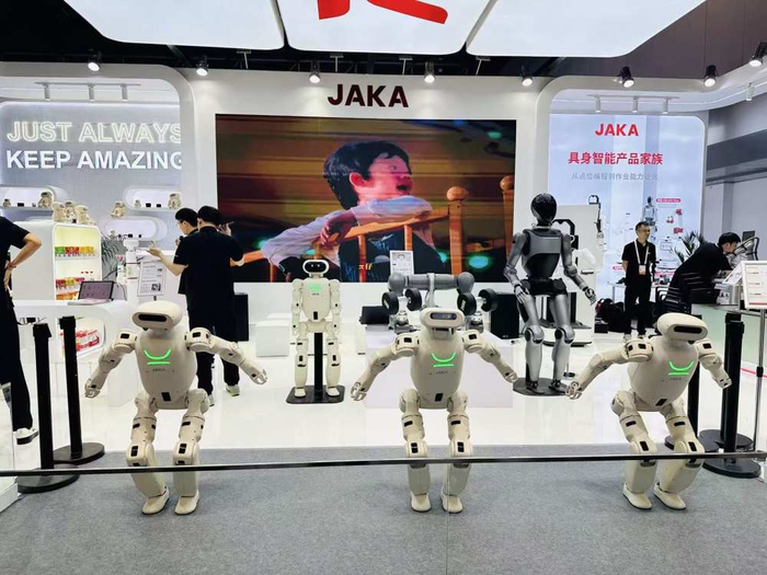 节卡深耕工业闭环：机器人开启实战 商业化成关键
